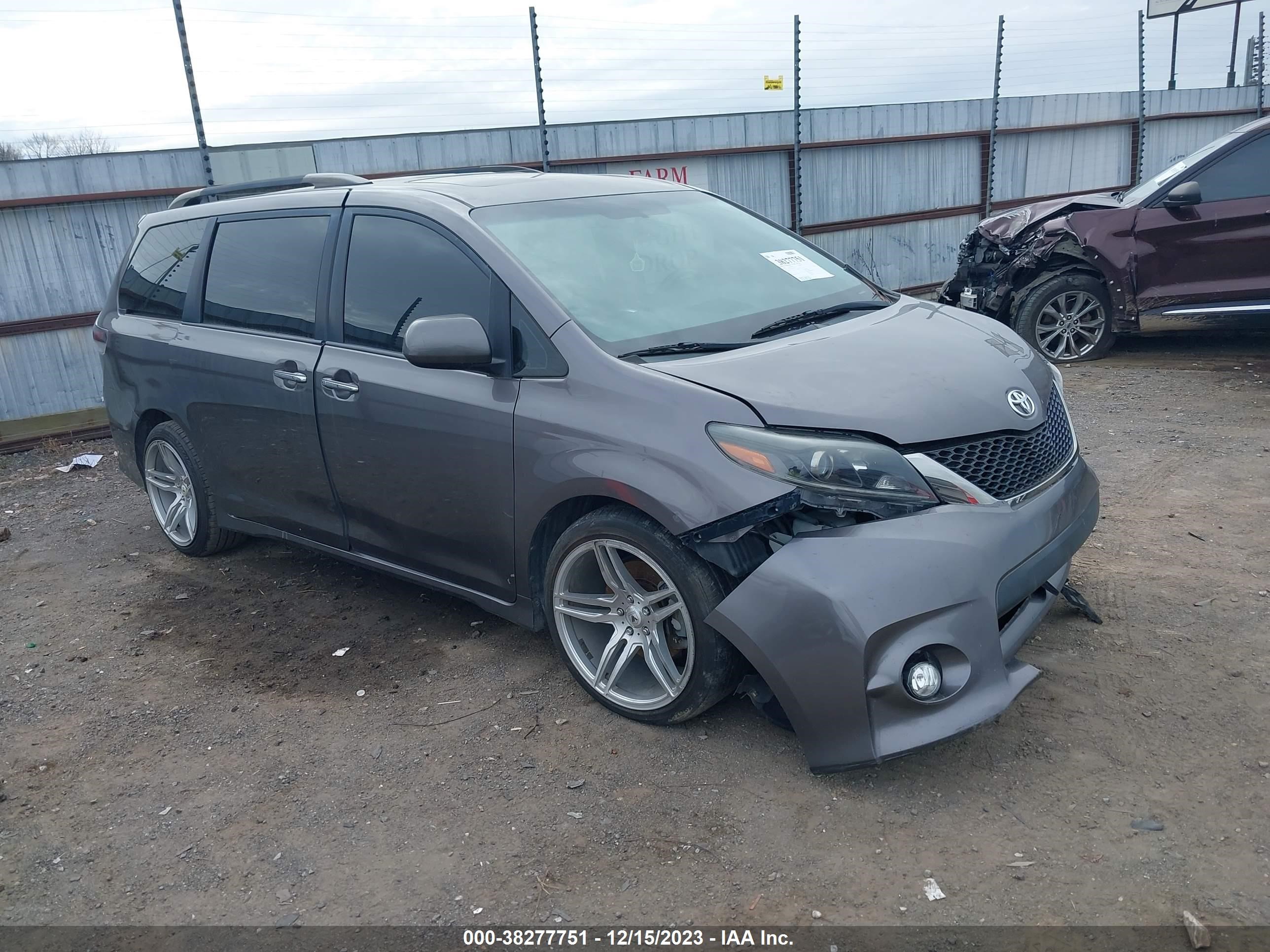 TOYOTA SIENNA 2015 5tdxk3dc1fs643154