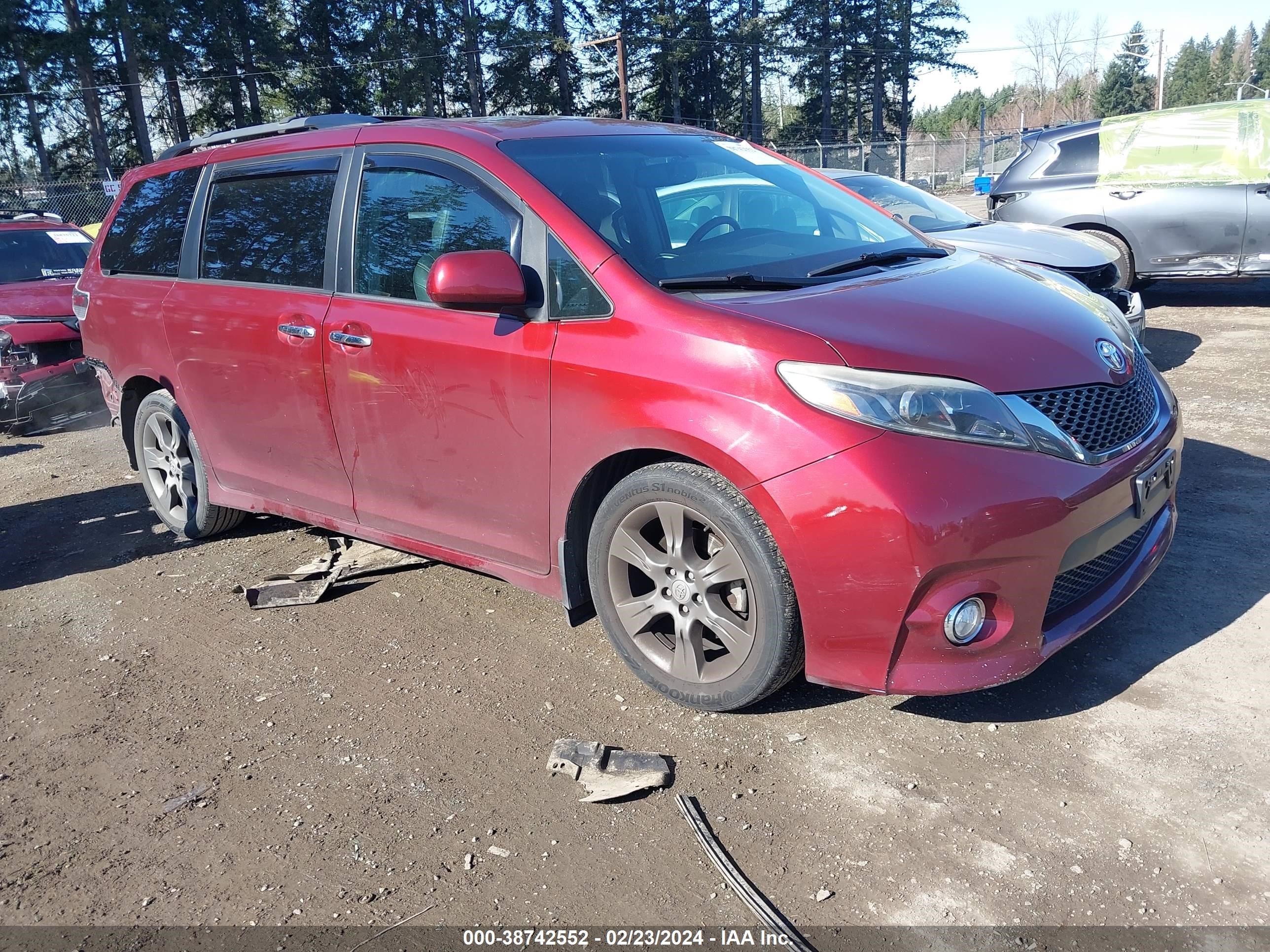 TOYOTA SIENNA 2016 5tdxk3dc5gs739435