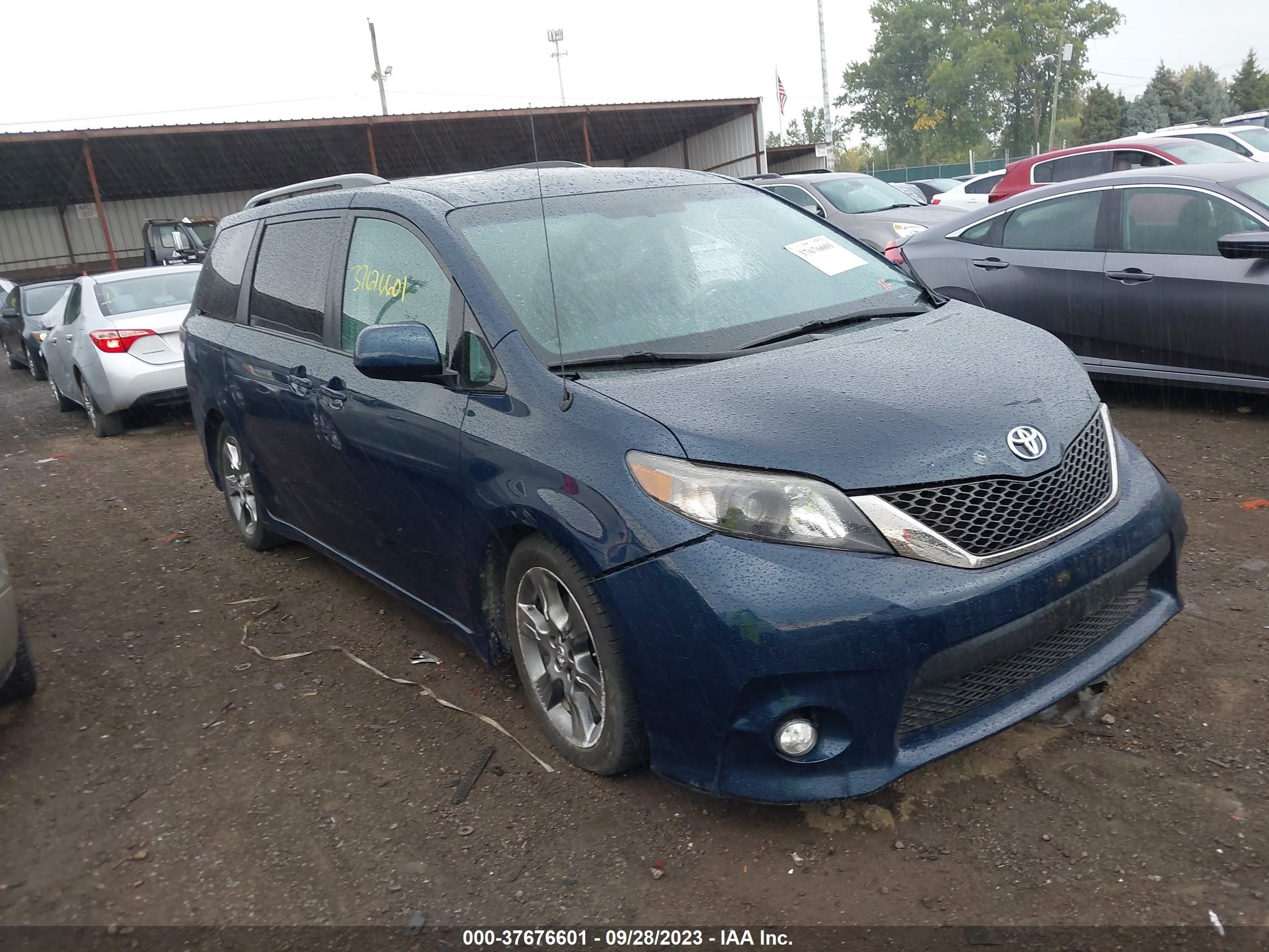 TOYOTA SIENNA 2011 5tdxk3dc8bs065080