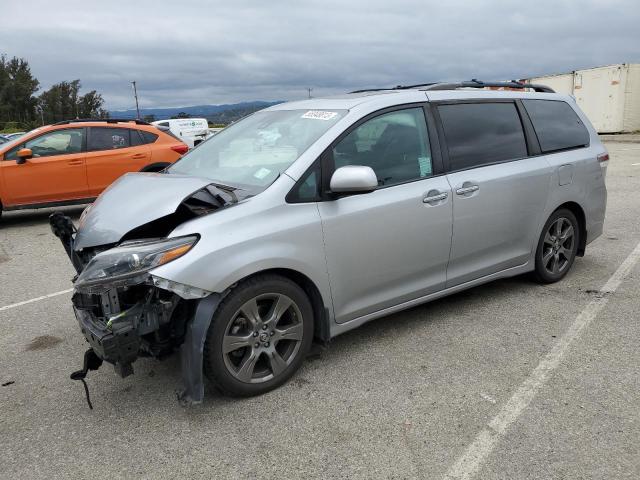 TOYOTA SIENNA SE 2018 5tdxz3dc1js939618