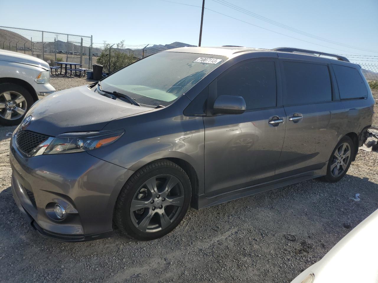 TOYOTA SIENNA 2017 5tdxz3dc4hs779129