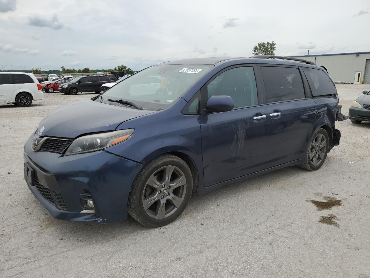 TOYOTA SIENNA 2018 5tdxz3dc5js927732