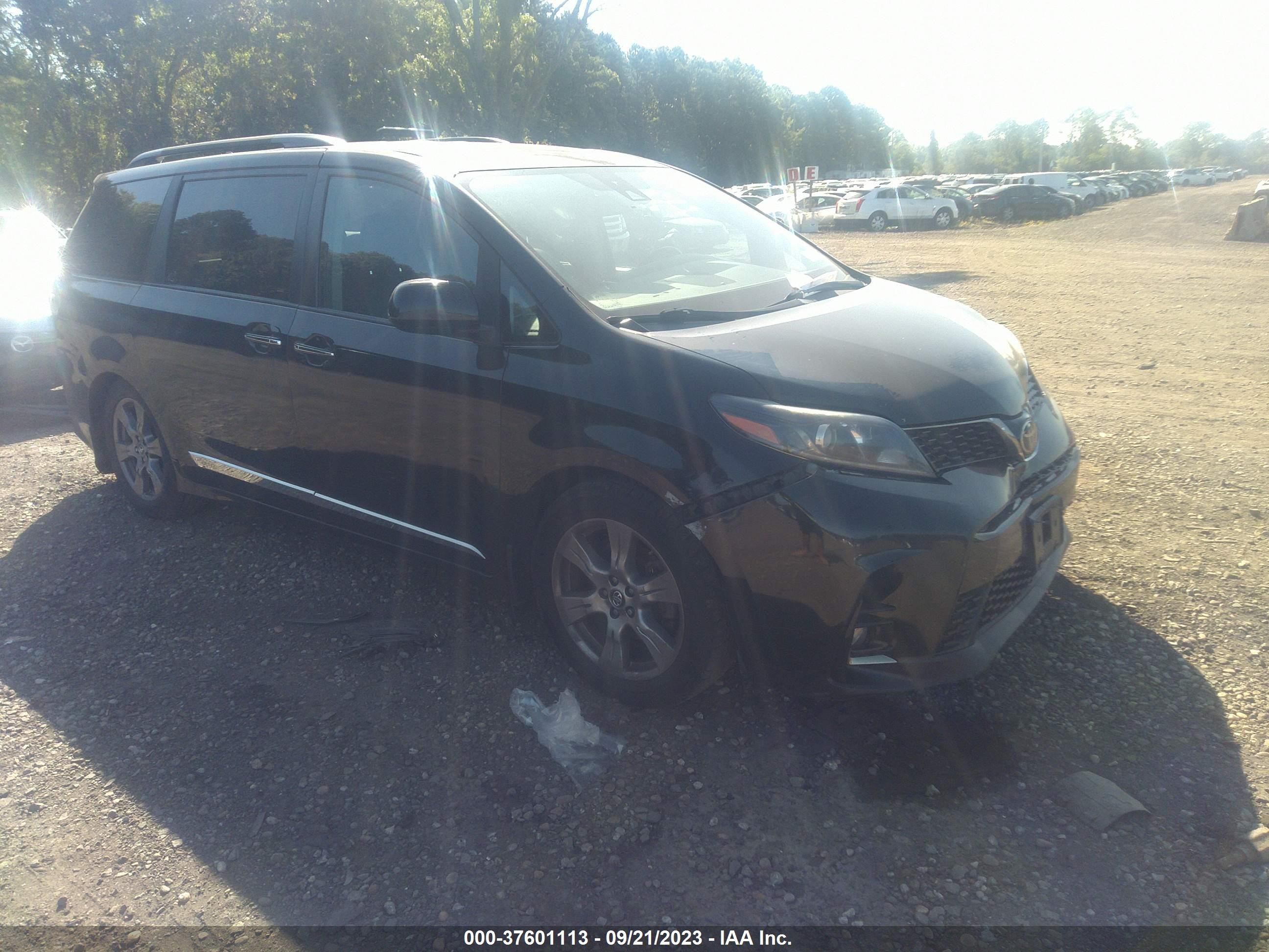 TOYOTA SIENNA 2018 5tdxz3dc6js931983