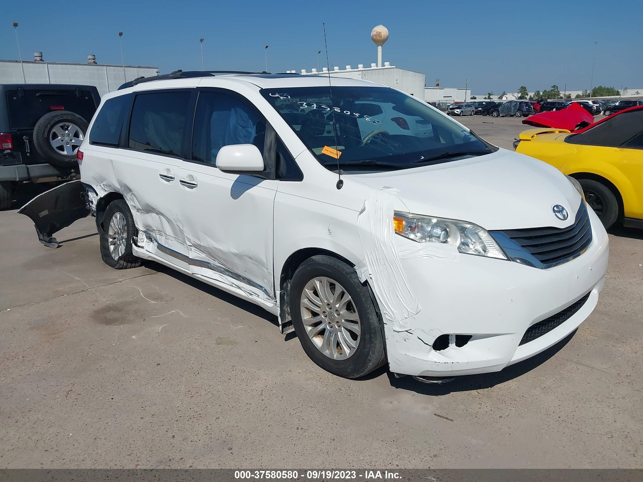 TOYOTA SIENNA 2013 5tdyk3dc0ds401831