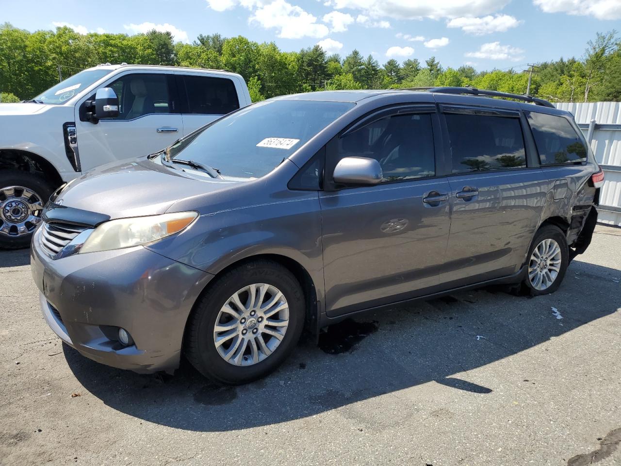 TOYOTA SIENNA 2011 5tdyk3dc1bs109182