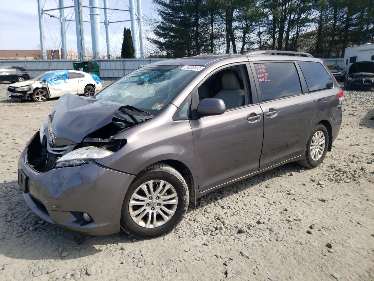 TOYOTA SIENNA 2011 5tdyk3dc1bs155255