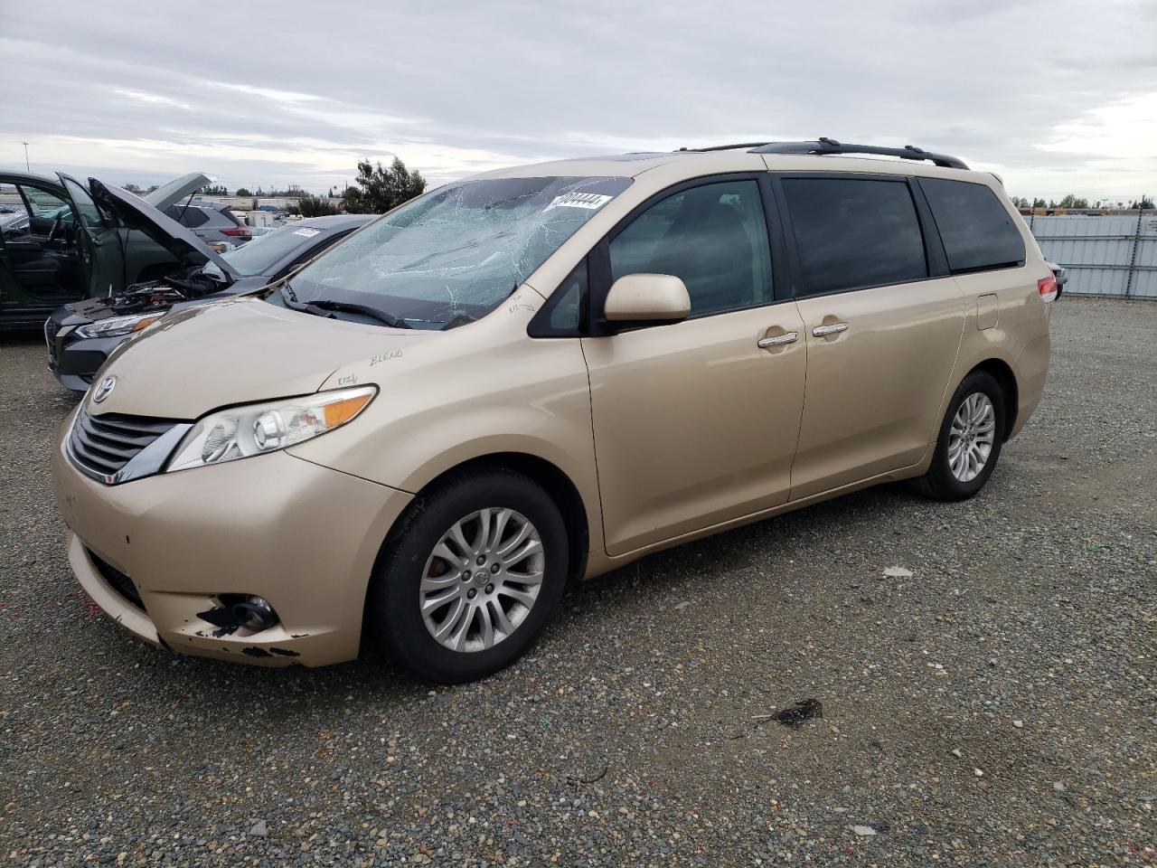 TOYOTA SIENNA 2011 5tdyk3dc1bs156728