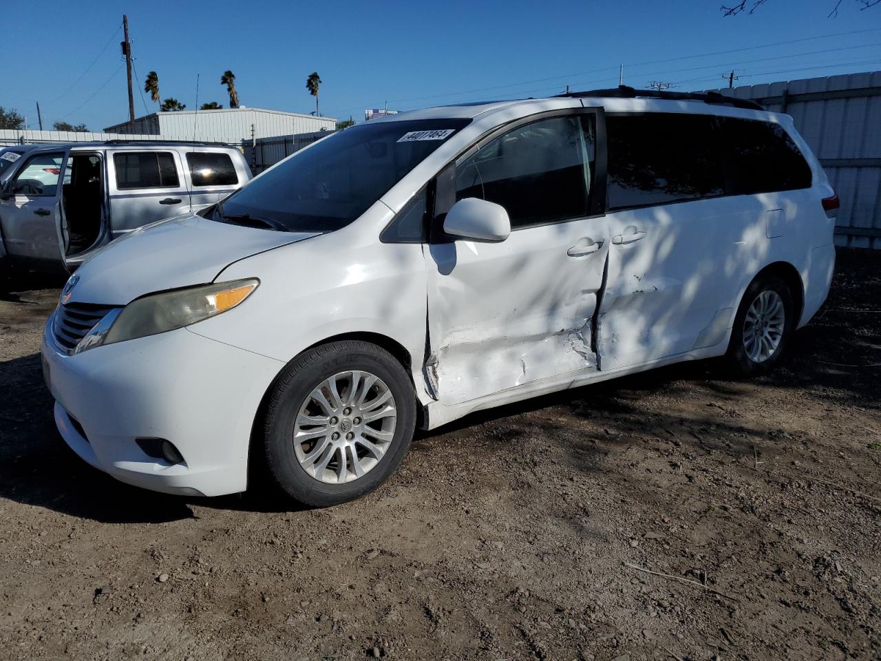 TOYOTA SIENNA 2013 5tdyk3dc1ds286754