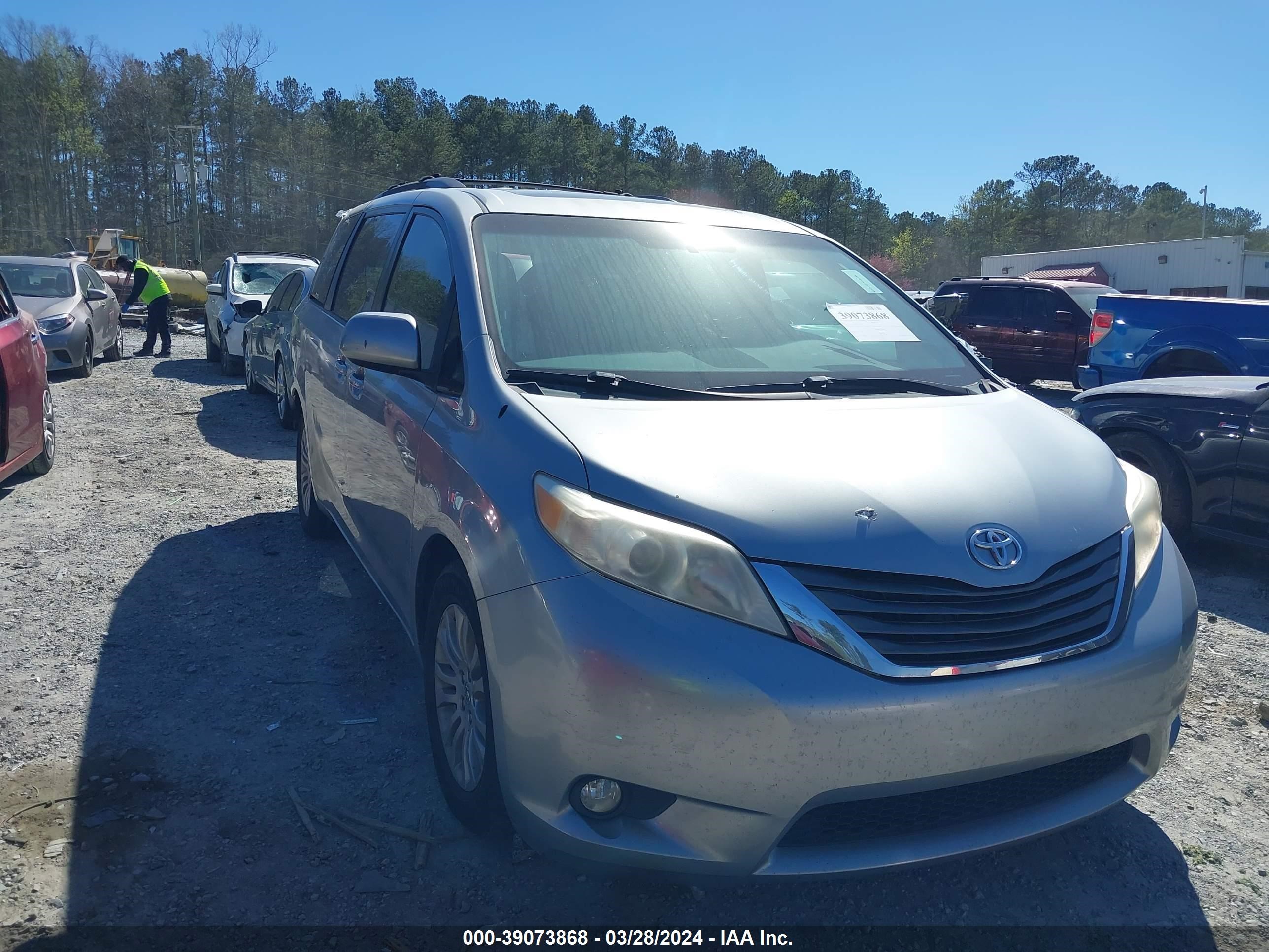 TOYOTA SIENNA 2013 5tdyk3dc1ds325973