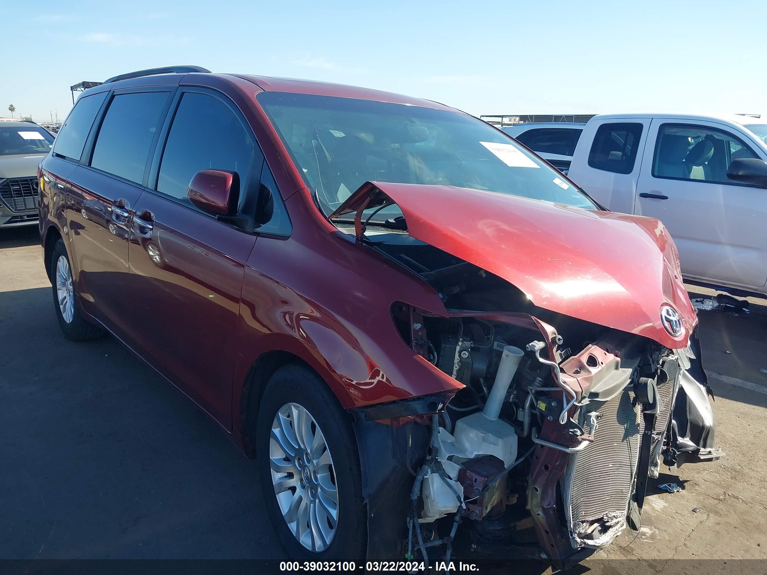 TOYOTA SIENNA 2015 5tdyk3dc1fs548985