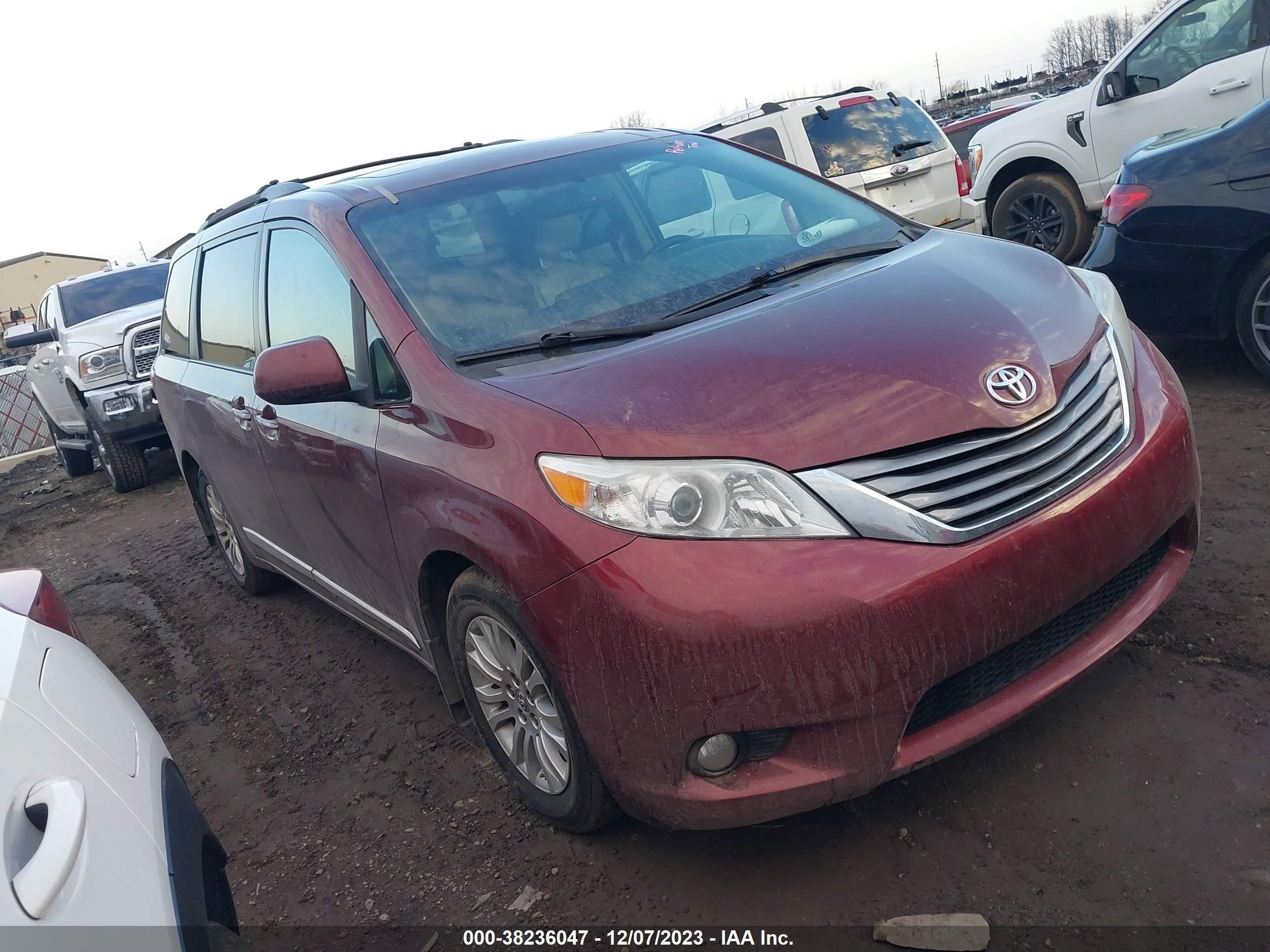 TOYOTA SIENNA 2015 5tdyk3dc1fs651713