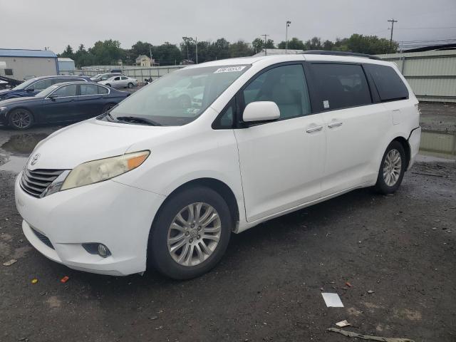 TOYOTA SIENNA XLE 2011 5tdyk3dc2bs044391