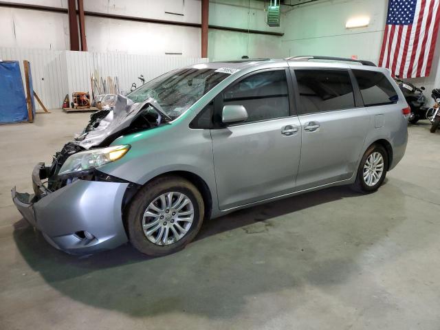 TOYOTA SIENNA XLE 2011 5tdyk3dc2bs090433