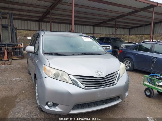 TOYOTA SIENNA 2011 5tdyk3dc2bs105173