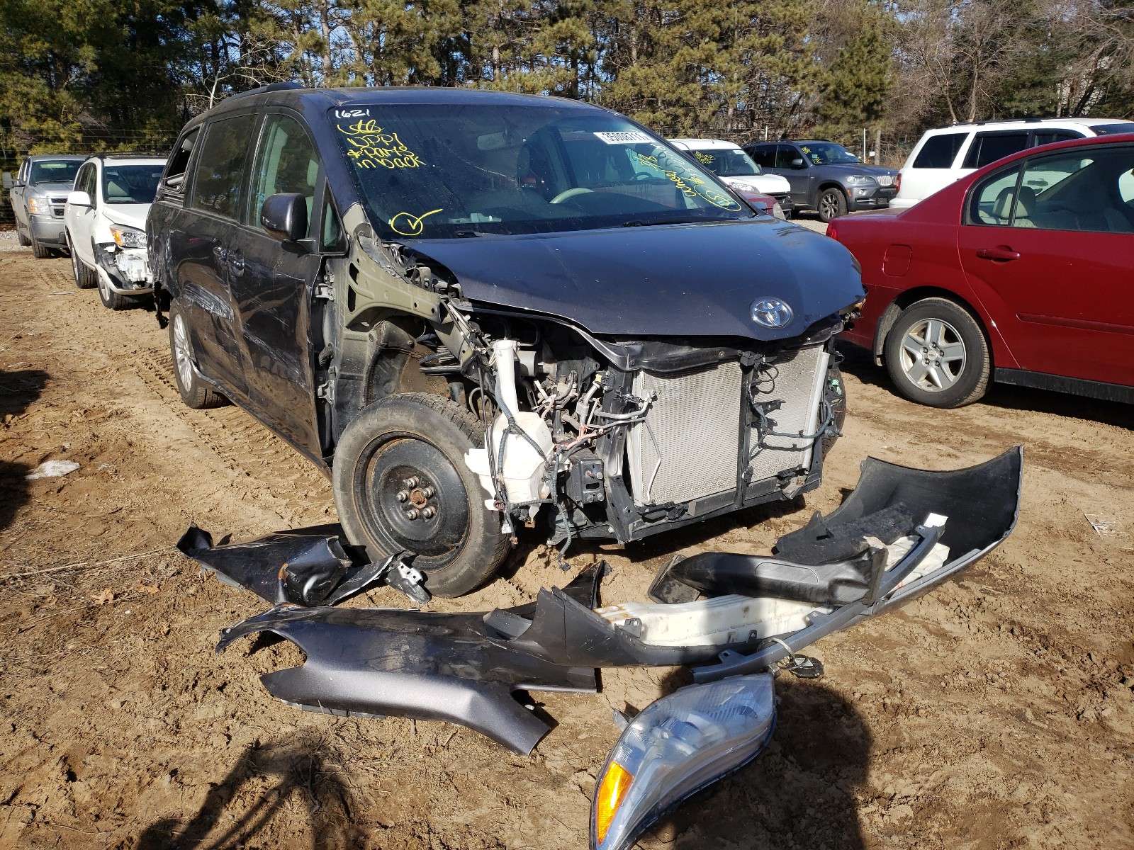 TOYOTA SIENNA XLE 2011 5tdyk3dc2bs167155