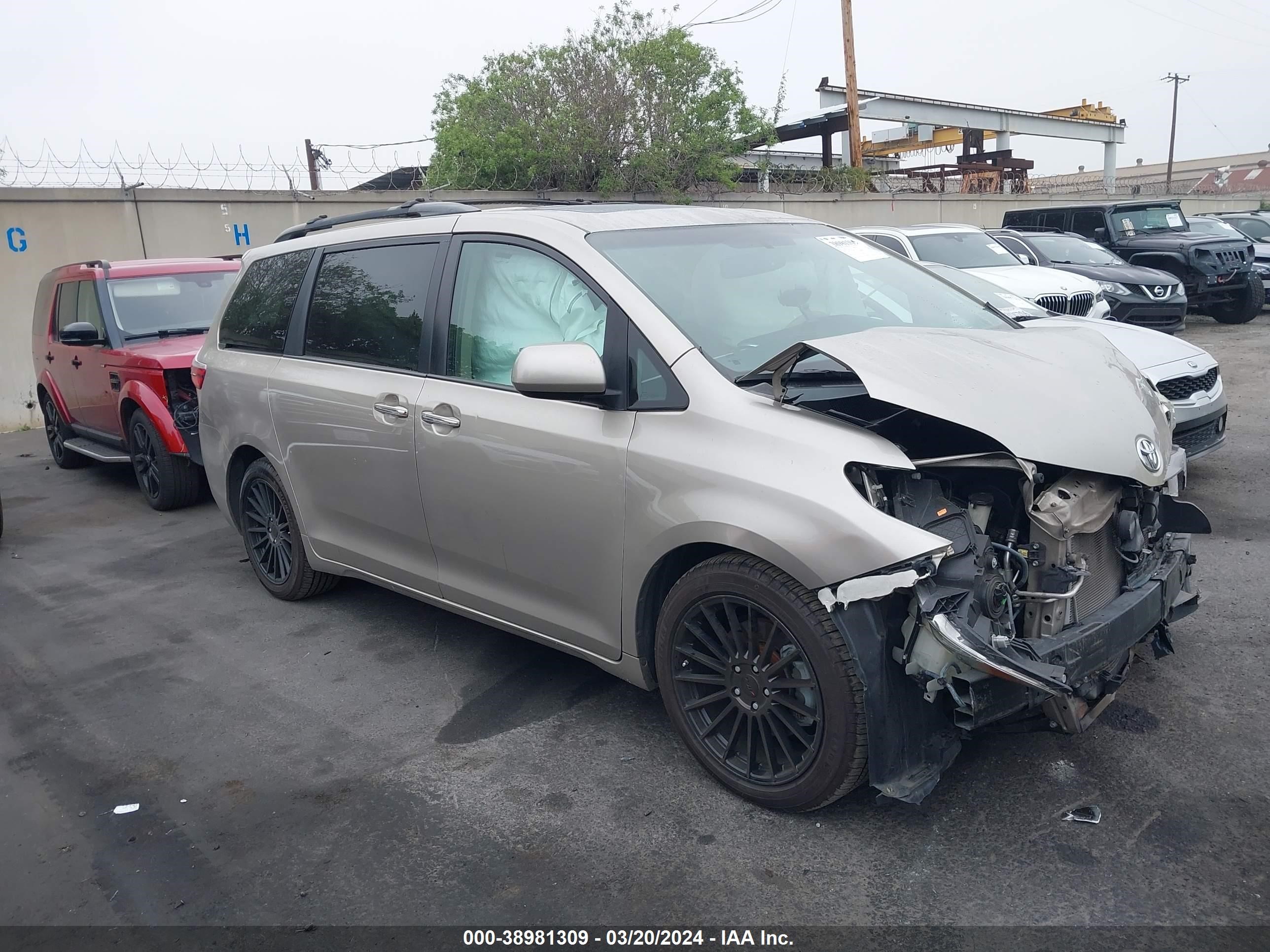 TOYOTA SIENNA XLE 2015 5tdyk3dc2fs527160