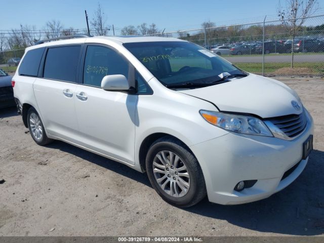 TOYOTA SIENNA 2015 5tdyk3dc2fs654572