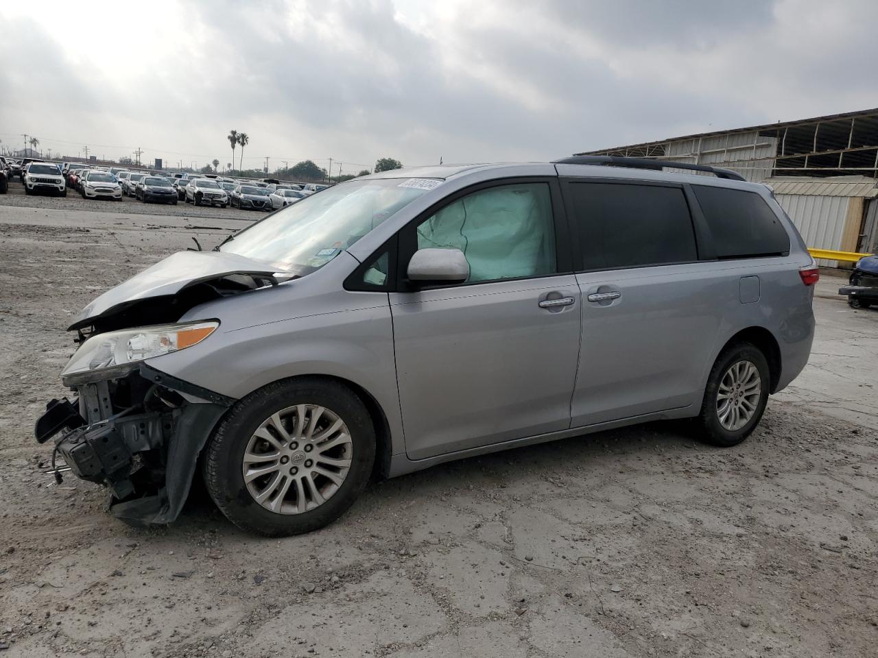 TOYOTA SIENNA 2015 5tdyk3dc2fs664728