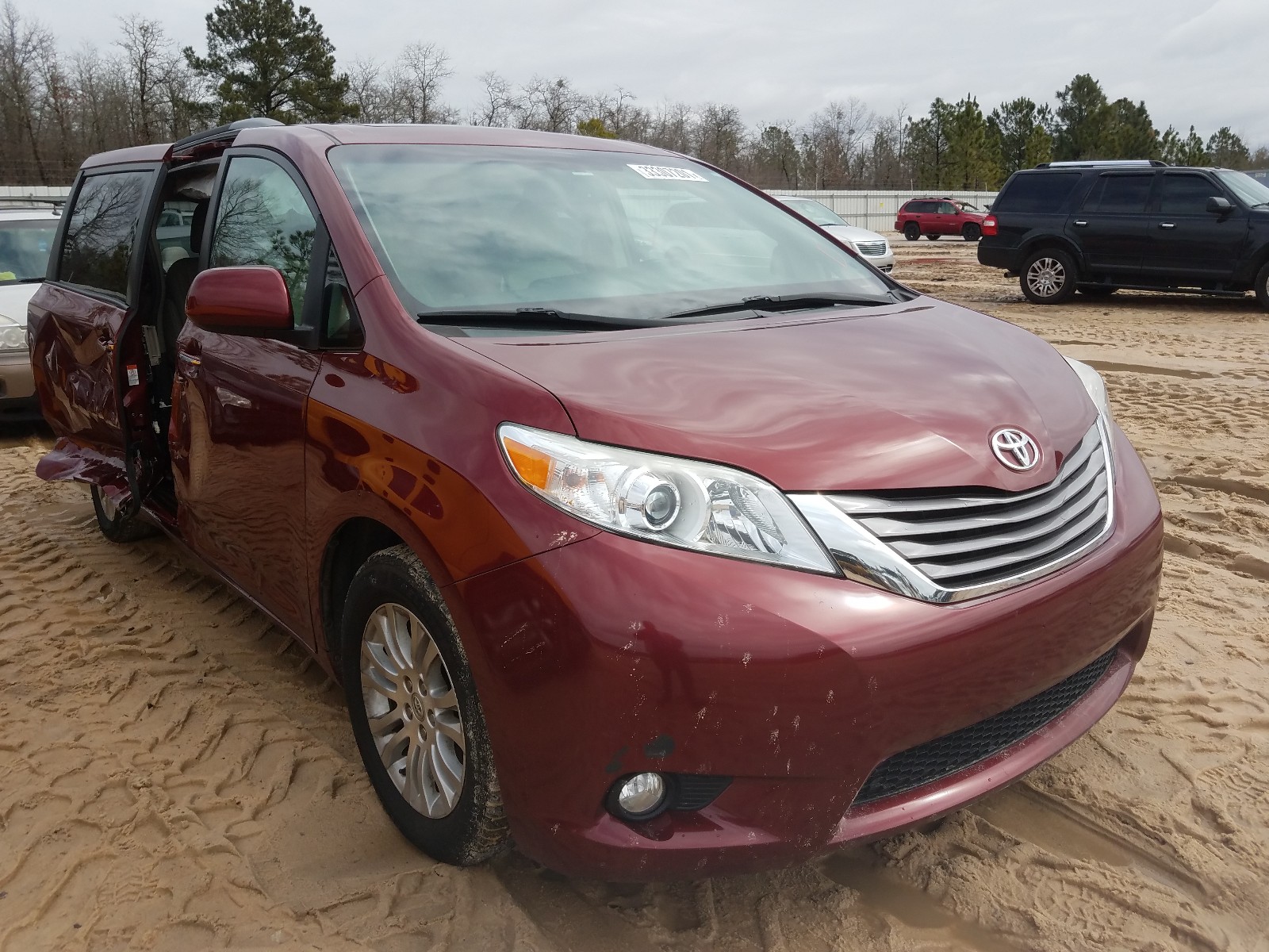 TOYOTA SIENNA XLE 2016 5tdyk3dc2gs707420