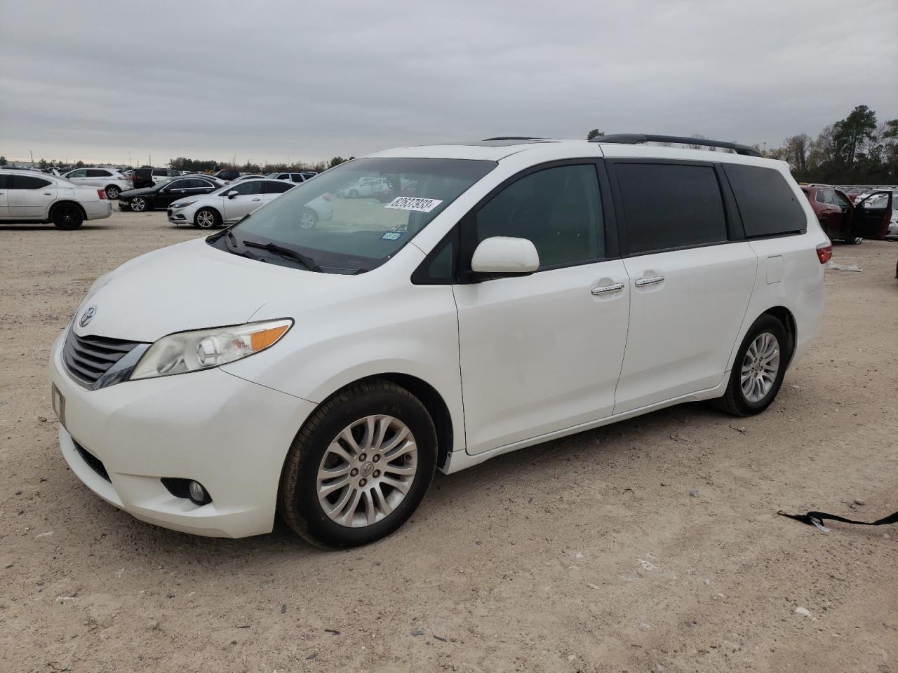 TOYOTA SIENNA 2016 5tdyk3dc2gs718224