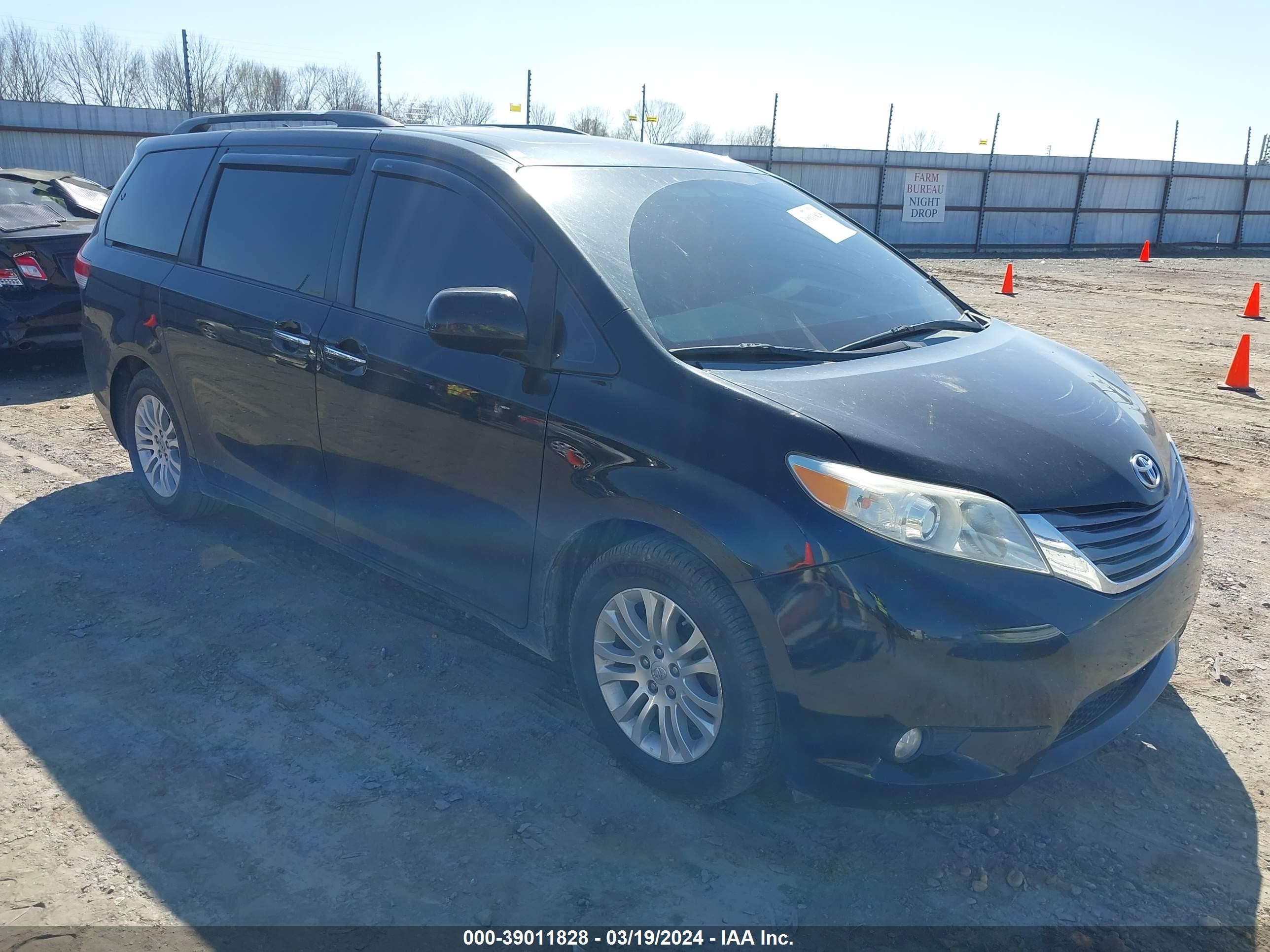 TOYOTA SIENNA 2011 5tdyk3dc3bs007477