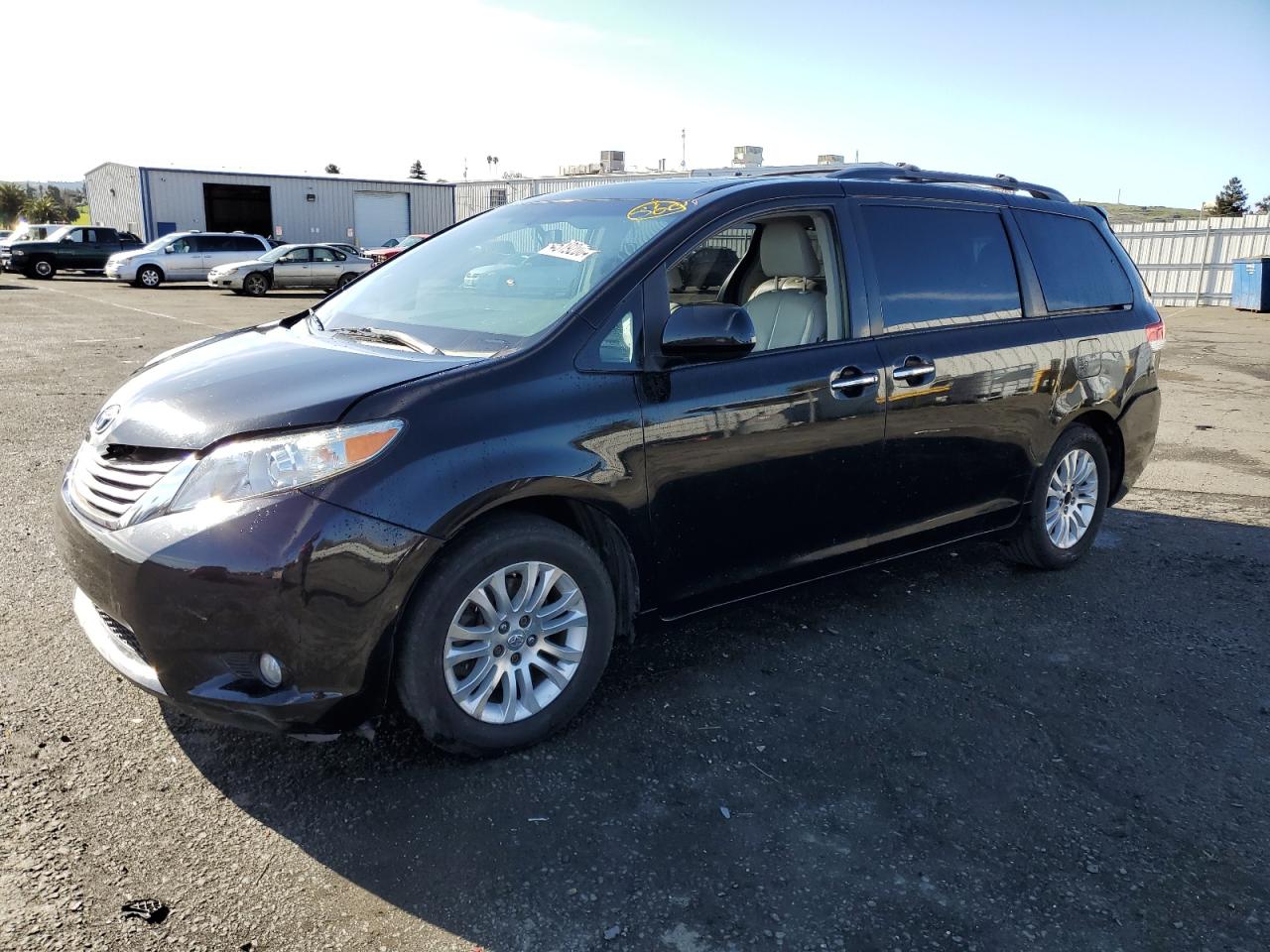 TOYOTA SIENNA 2011 5tdyk3dc3bs087413