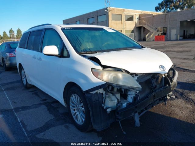 TOYOTA SIENNA 2011 5tdyk3dc3bs112973