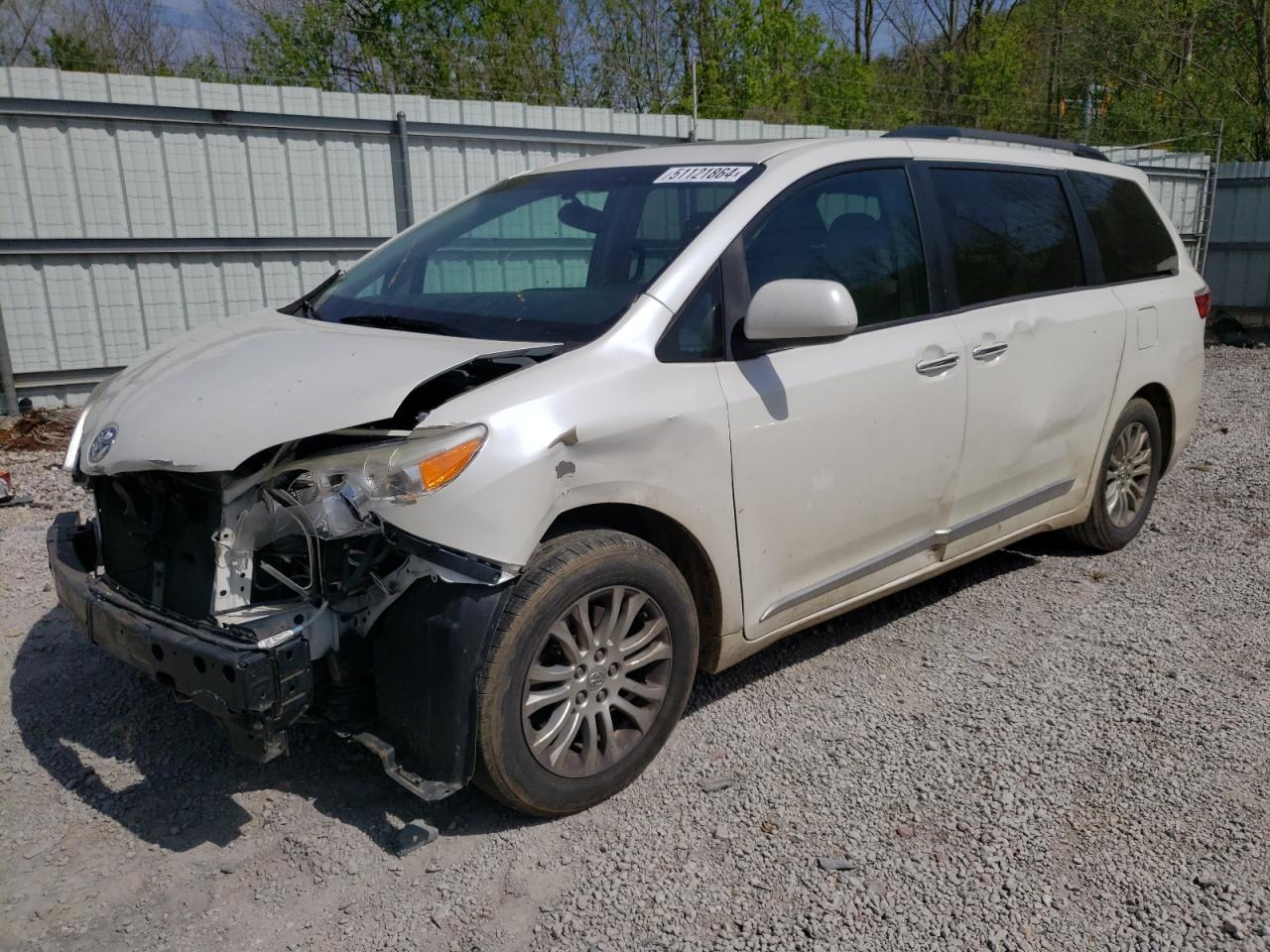 TOYOTA SIENNA 2015 5tdyk3dc3fs625646