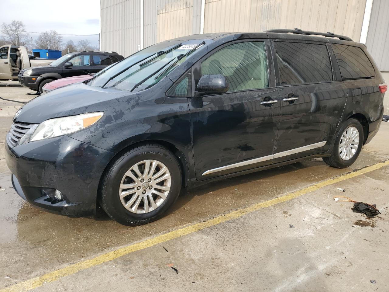 TOYOTA SIENNA 2016 5tdyk3dc3gs710083