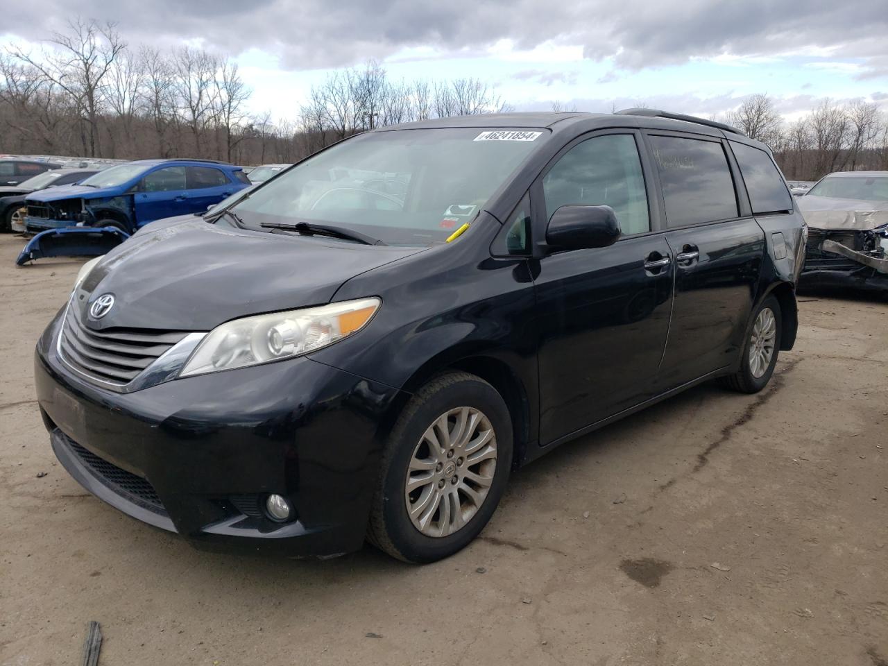 TOYOTA SIENNA 2011 5tdyk3dc4bs041816