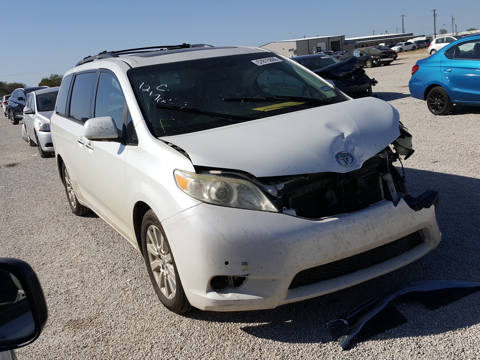 TOYOTA SIENNA XLE 2011 5tdyk3dc4bs074881