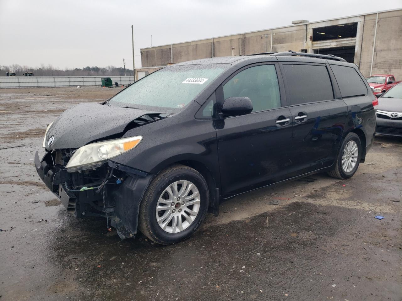 TOYOTA SIENNA 2011 5tdyk3dc4bs131032