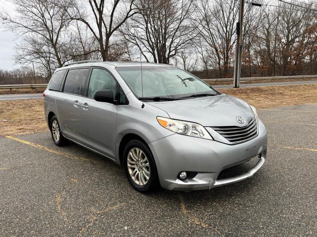 TOYOTA SIENNA XLE 2013 5tdyk3dc4ds383687