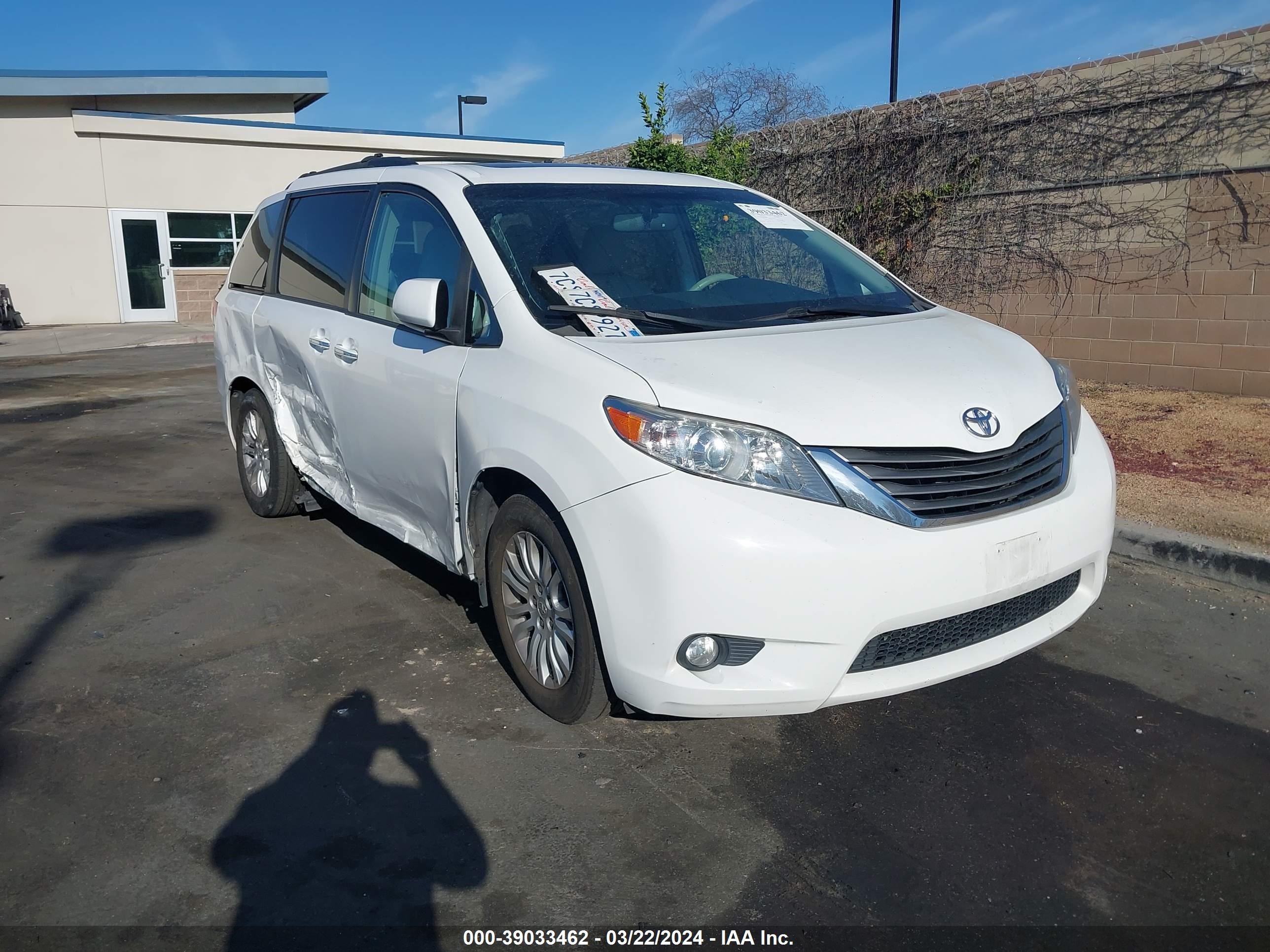 TOYOTA SIENNA 2013 5tdyk3dc4ds399002