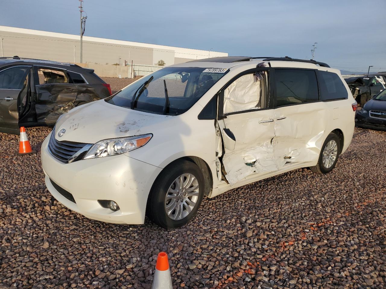 TOYOTA SIENNA 2015 5tdyk3dc4fs681627