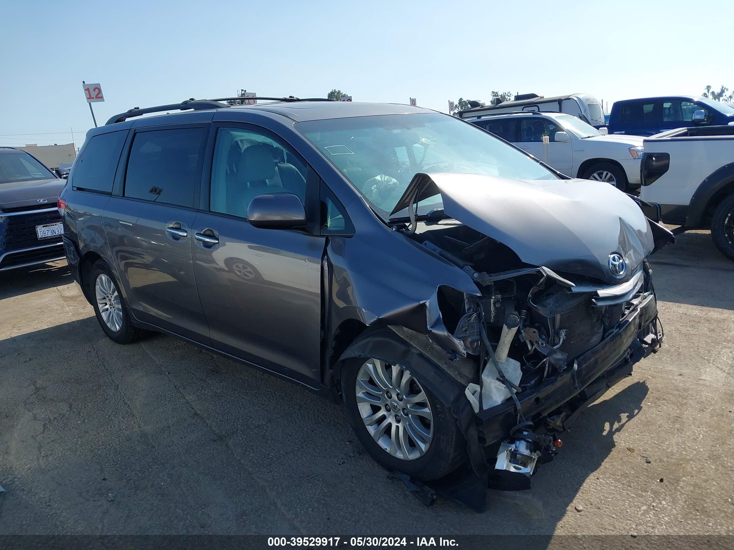 TOYOTA SIENNA 2011 5tdyk3dc5bs012793