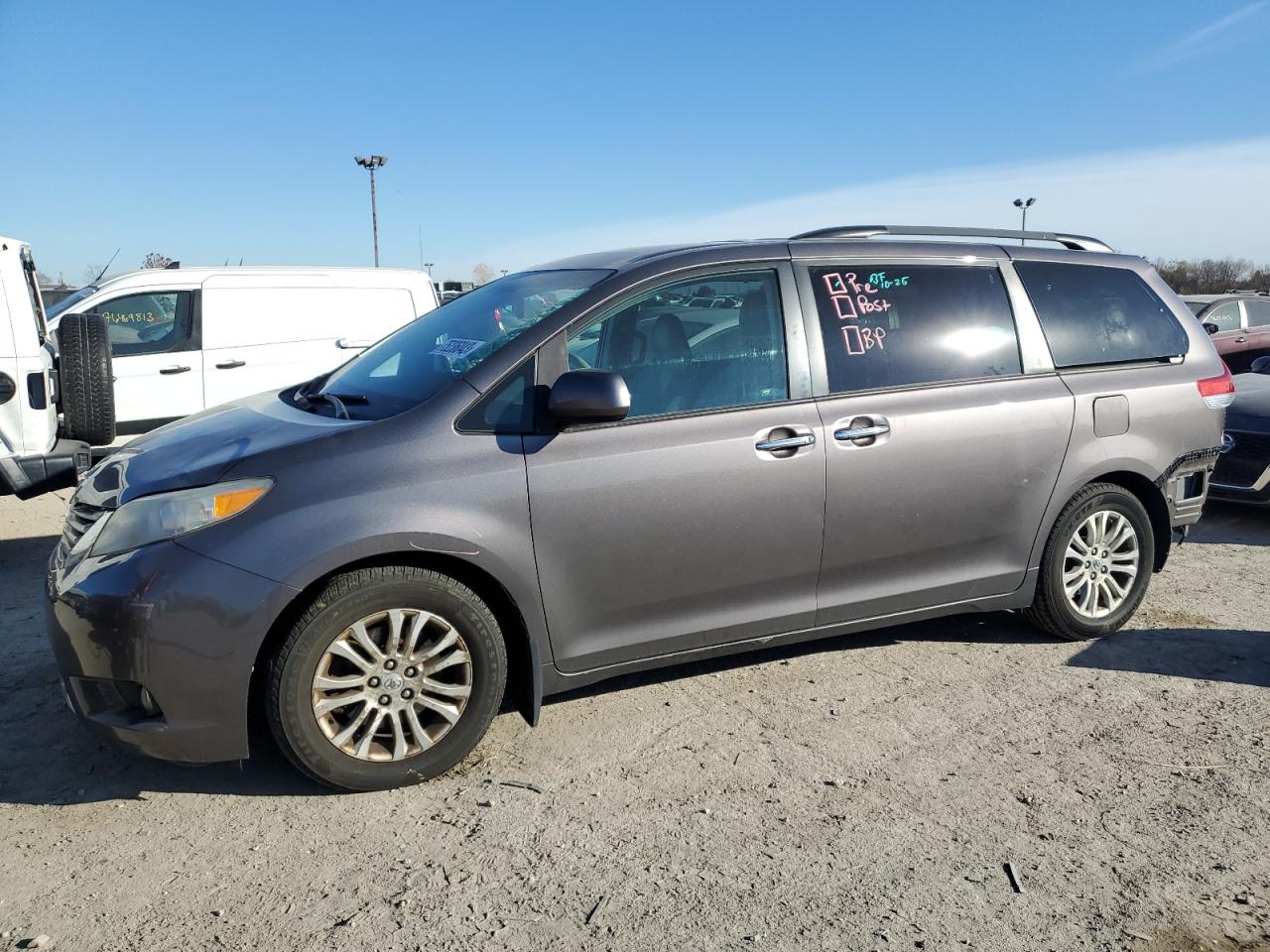 TOYOTA SIENNA 2011 5tdyk3dc5bs047379