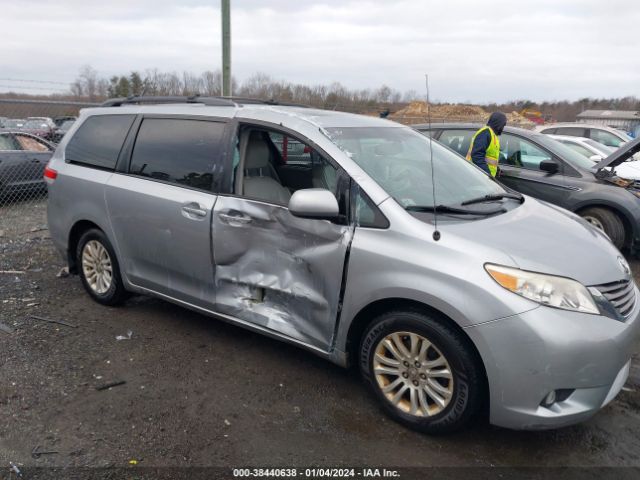 TOYOTA SIENNA 2011 5tdyk3dc5bs057393