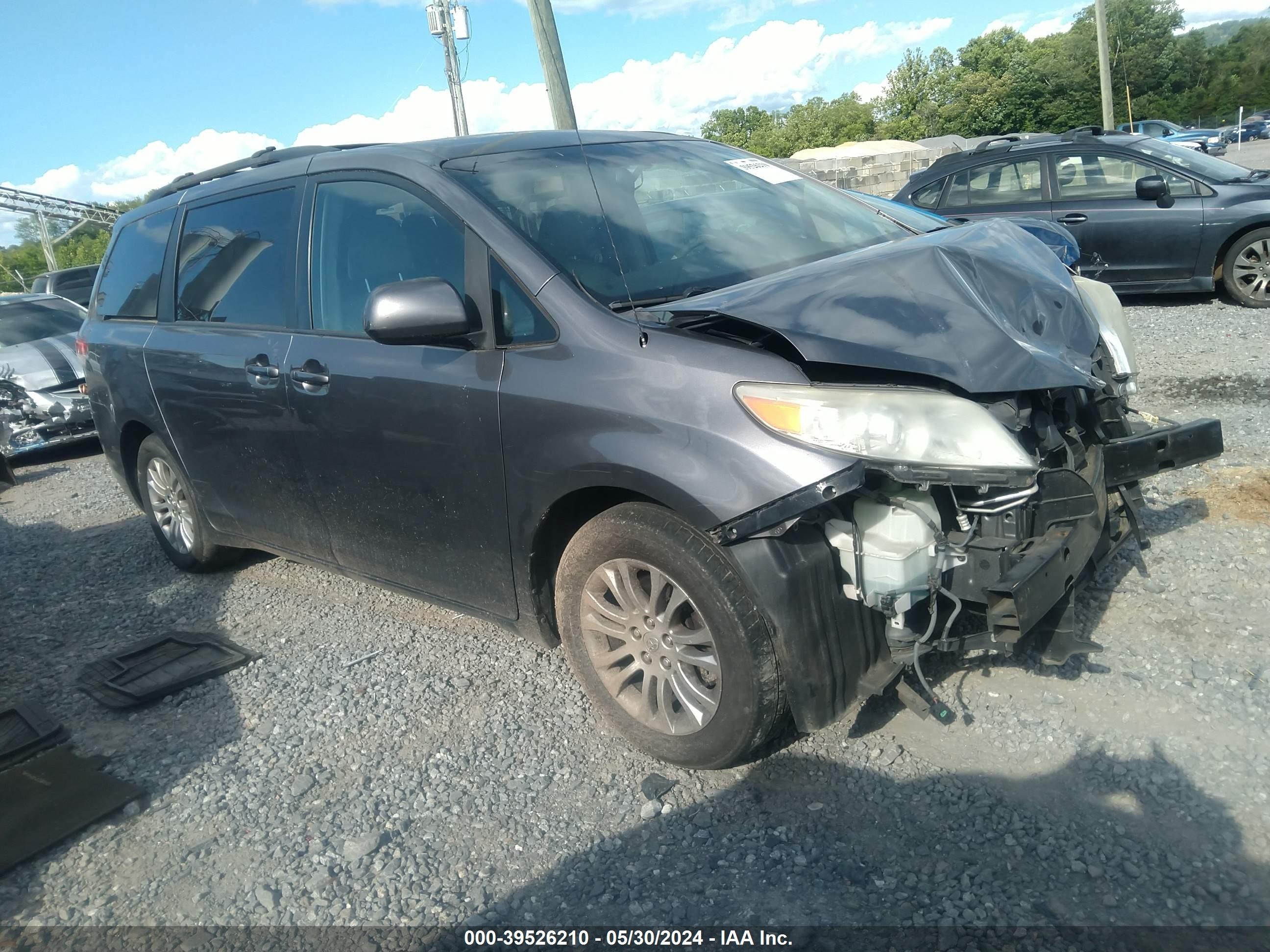 TOYOTA SIENNA 2011 5tdyk3dc5bs083976