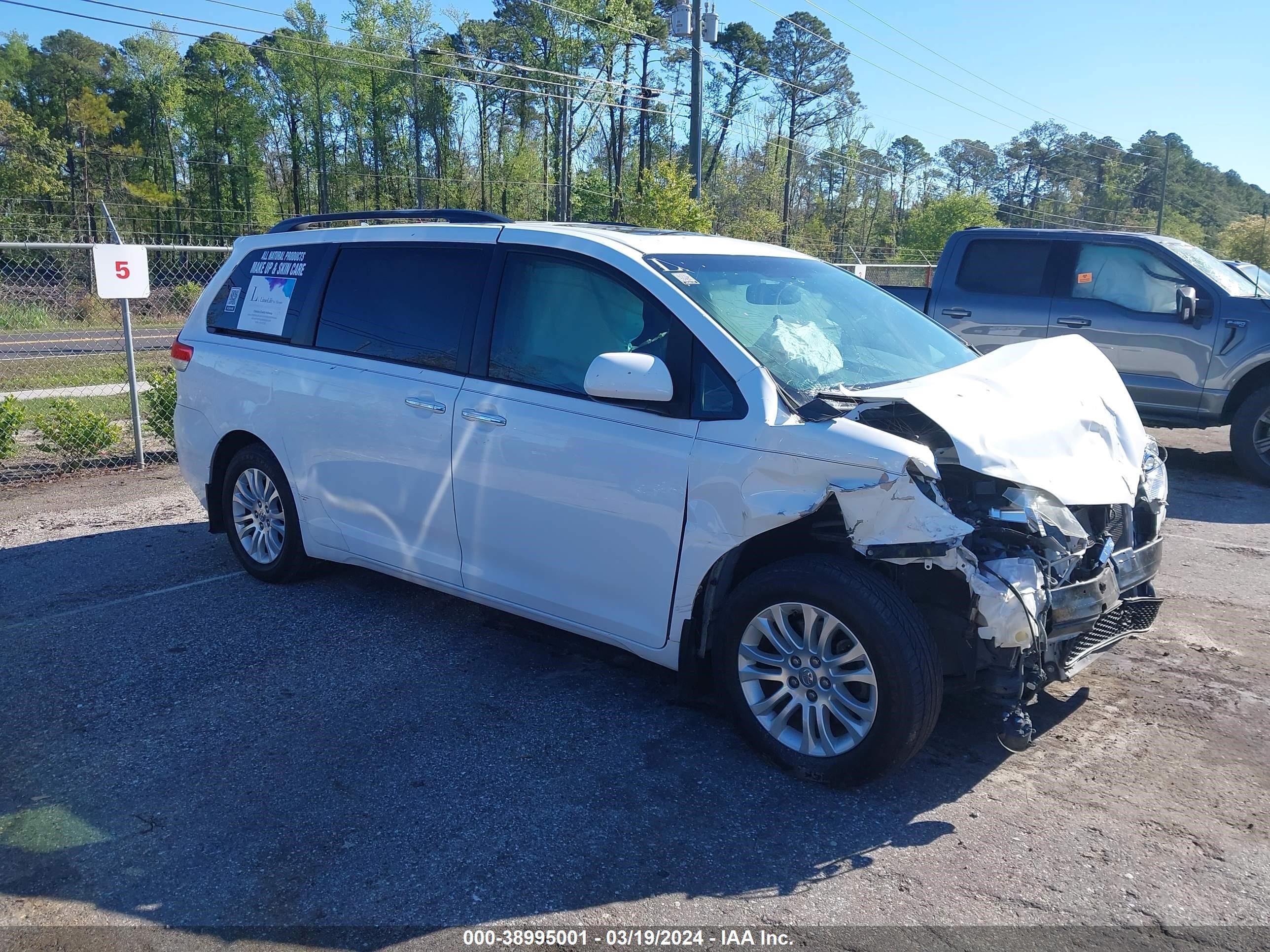 TOYOTA SIENNA 2013 5tdyk3dc5ds298776