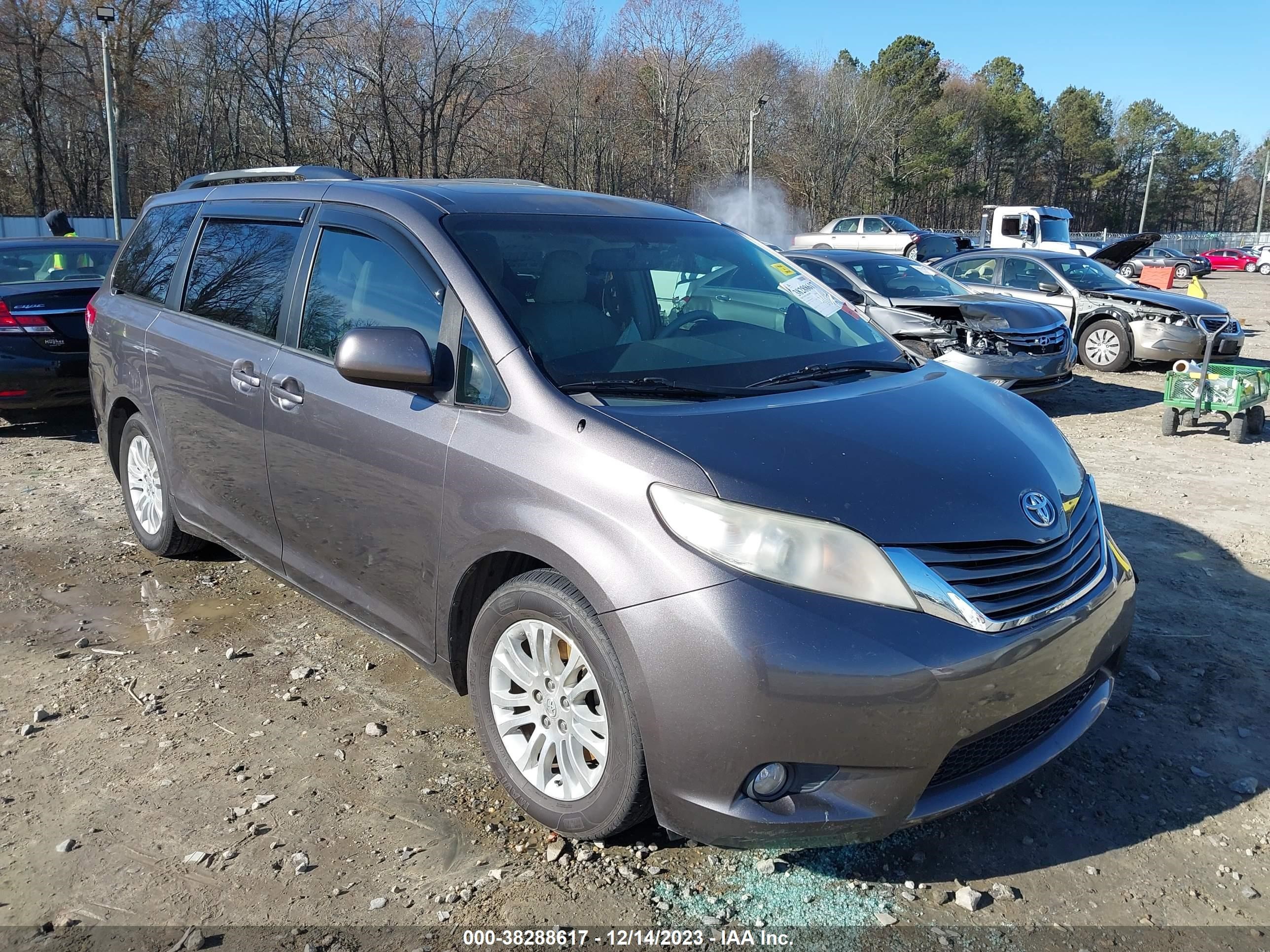 TOYOTA SIENNA 2013 5tdyk3dc5ds310702