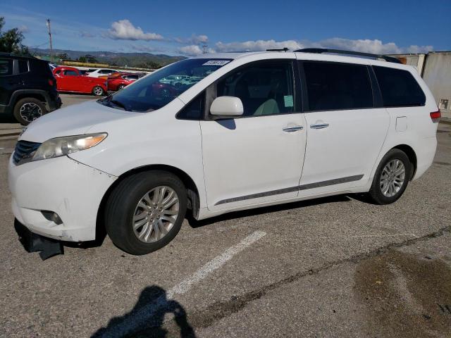 TOYOTA SIENNA XLE 2013 5tdyk3dc5ds368115