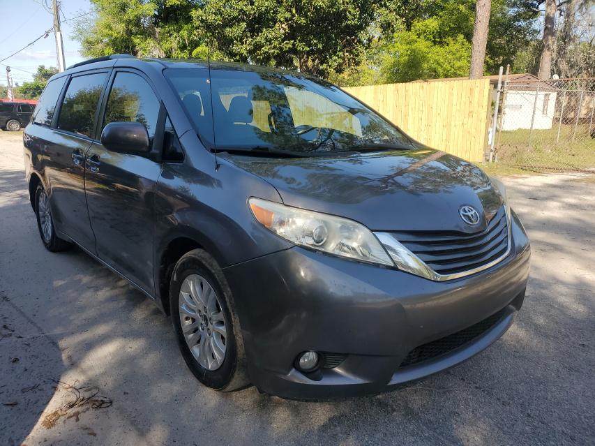 TOYOTA SIENNA XLE 2014 5tdyk3dc5es508195