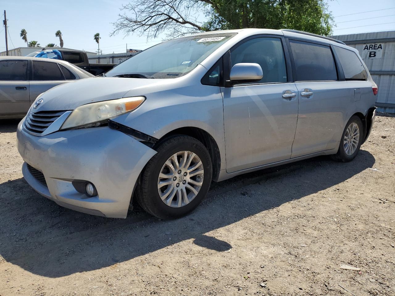 TOYOTA SIENNA 2015 5tdyk3dc5fs569158