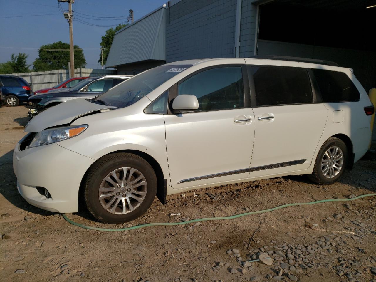 TOYOTA SIENNA 2015 5tdyk3dc5fs671298