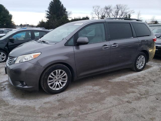 TOYOTA SIENNA XLE 2015 5tdyk3dc5fs678154