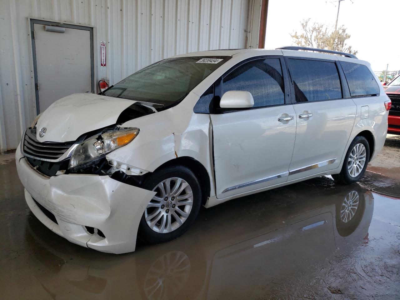 TOYOTA SIENNA 2015 5tdyk3dc5fs686500