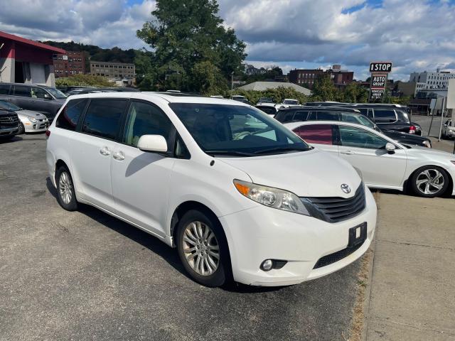 TOYOTA SIENNA XLE 2011 5tdyk3dc6bs002497