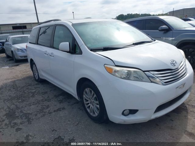 TOYOTA SIENNA 2011 5tdyk3dc6bs024645