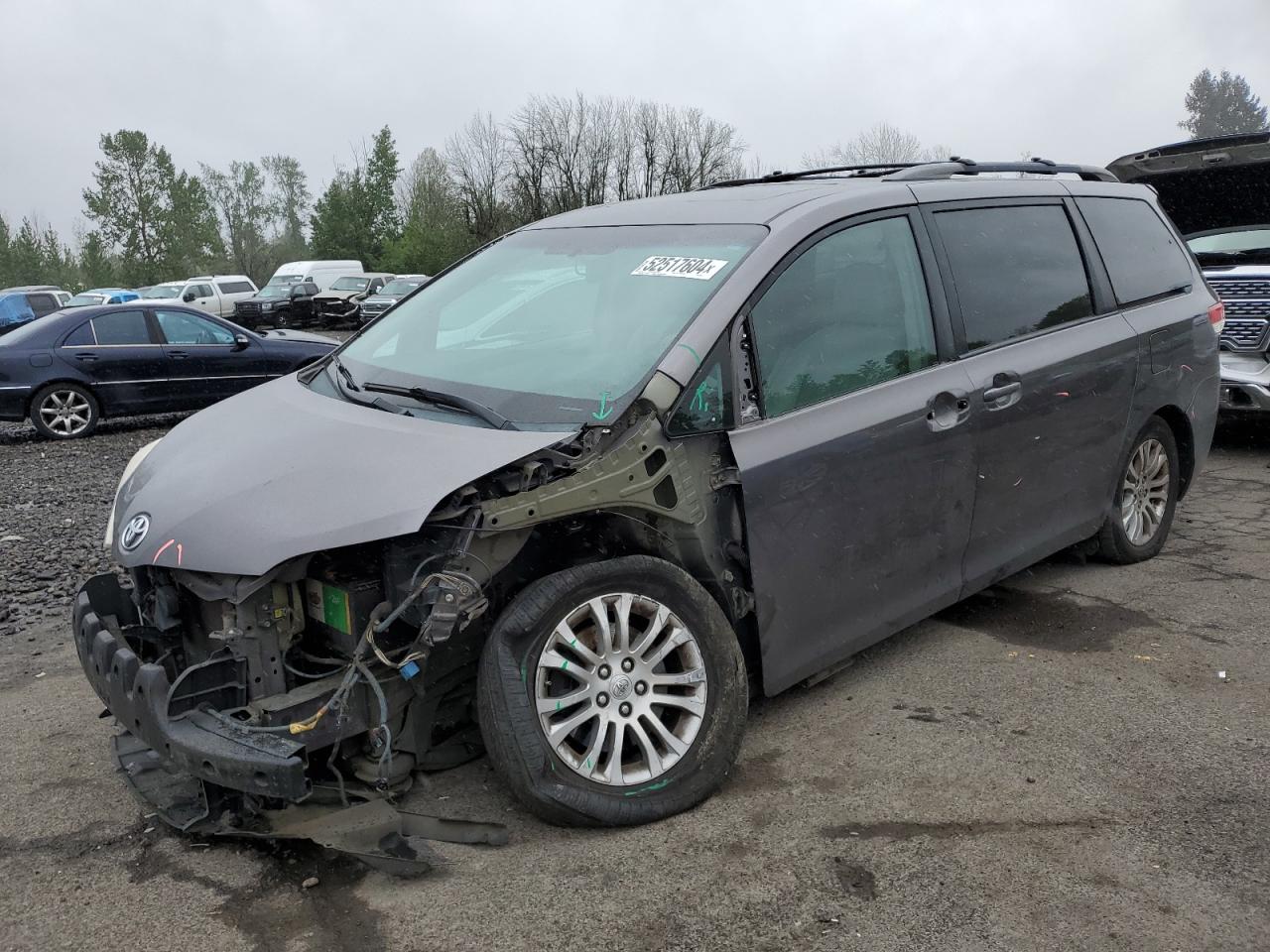 TOYOTA SIENNA 2011 5tdyk3dc6bs060822